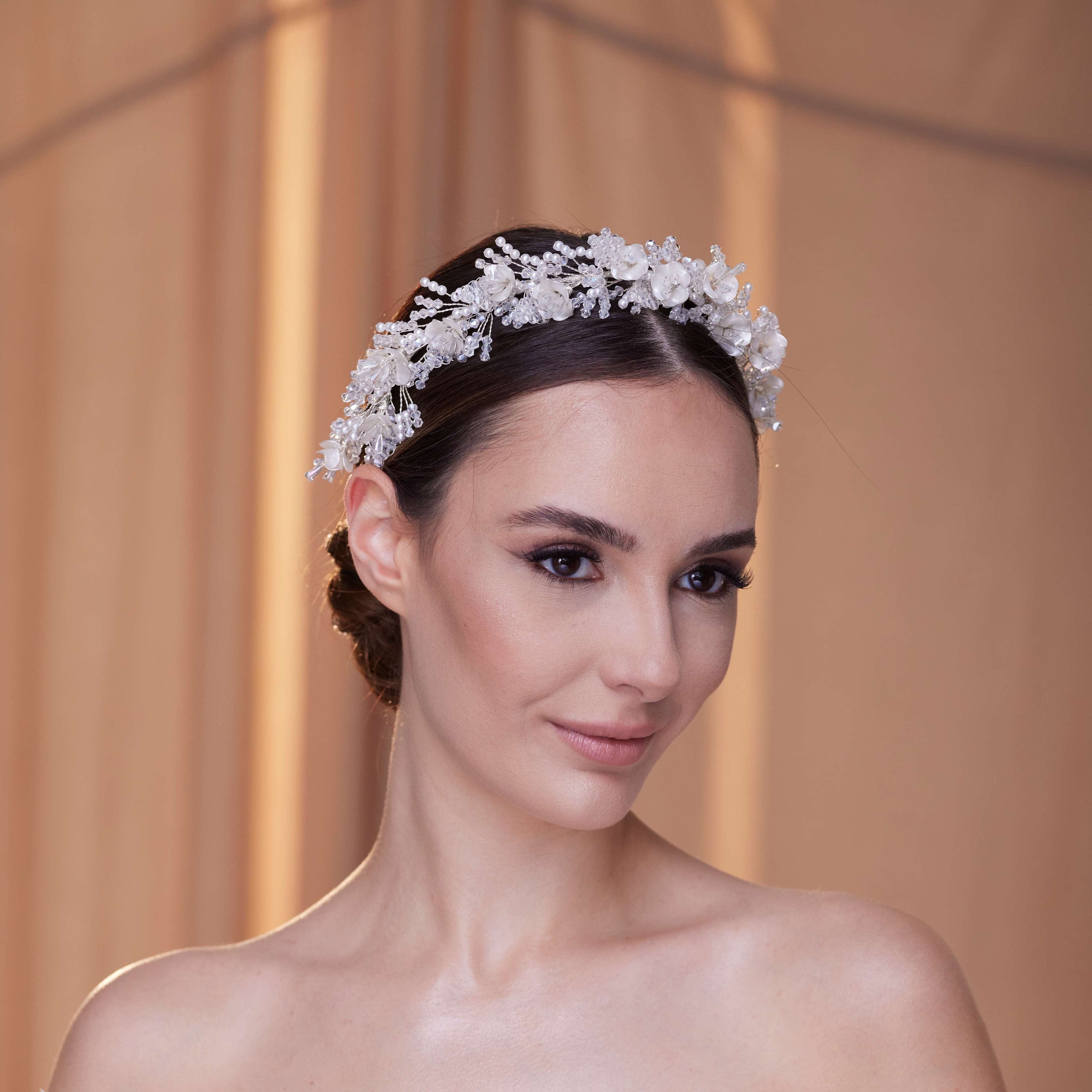 Elegant Bridal Hairband with Pearl