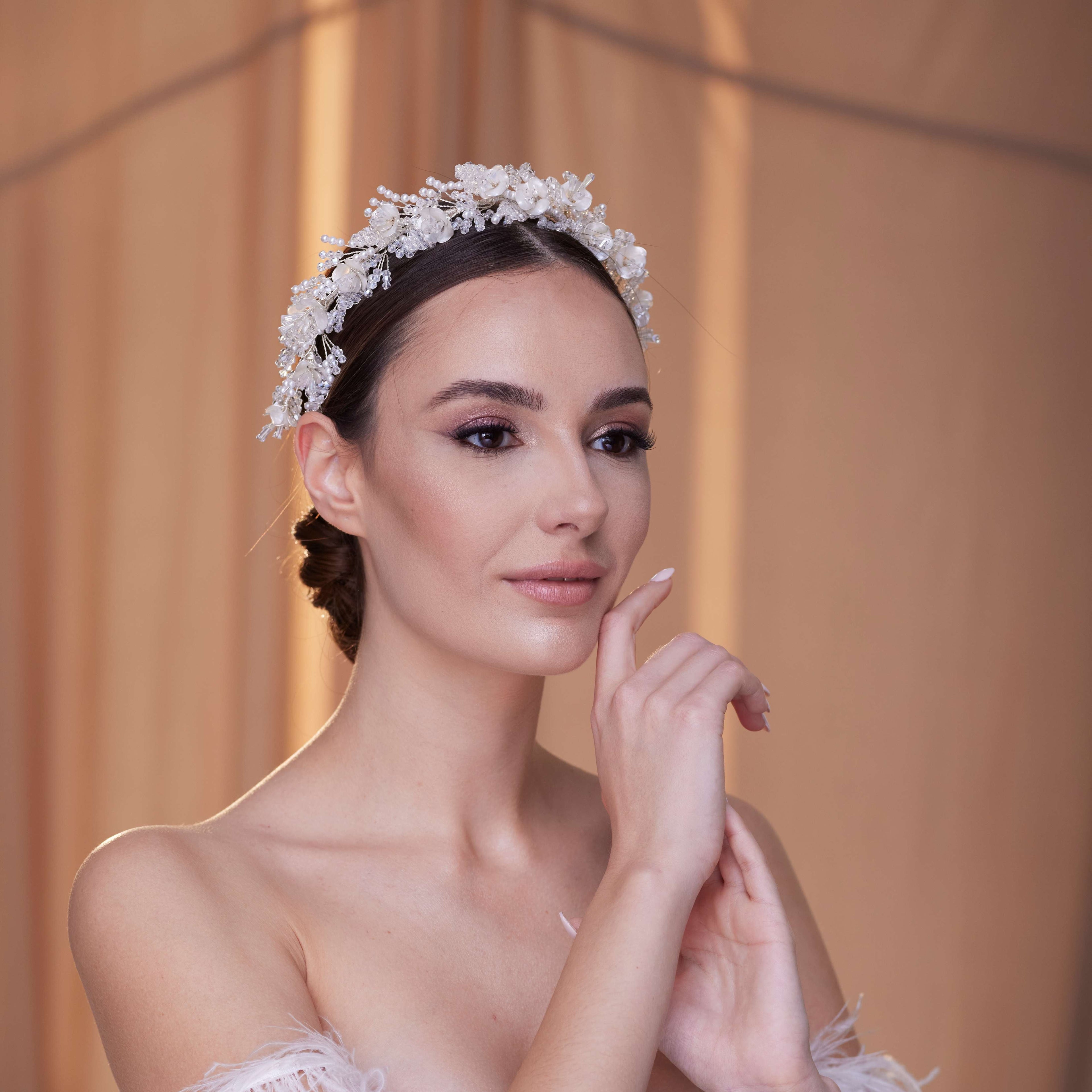 Elegant Bridal Hairband with Pearl