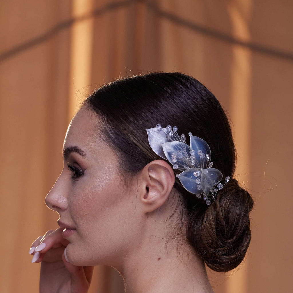 Elegant Resin Leaf and Crystal Beaded Headpiece
