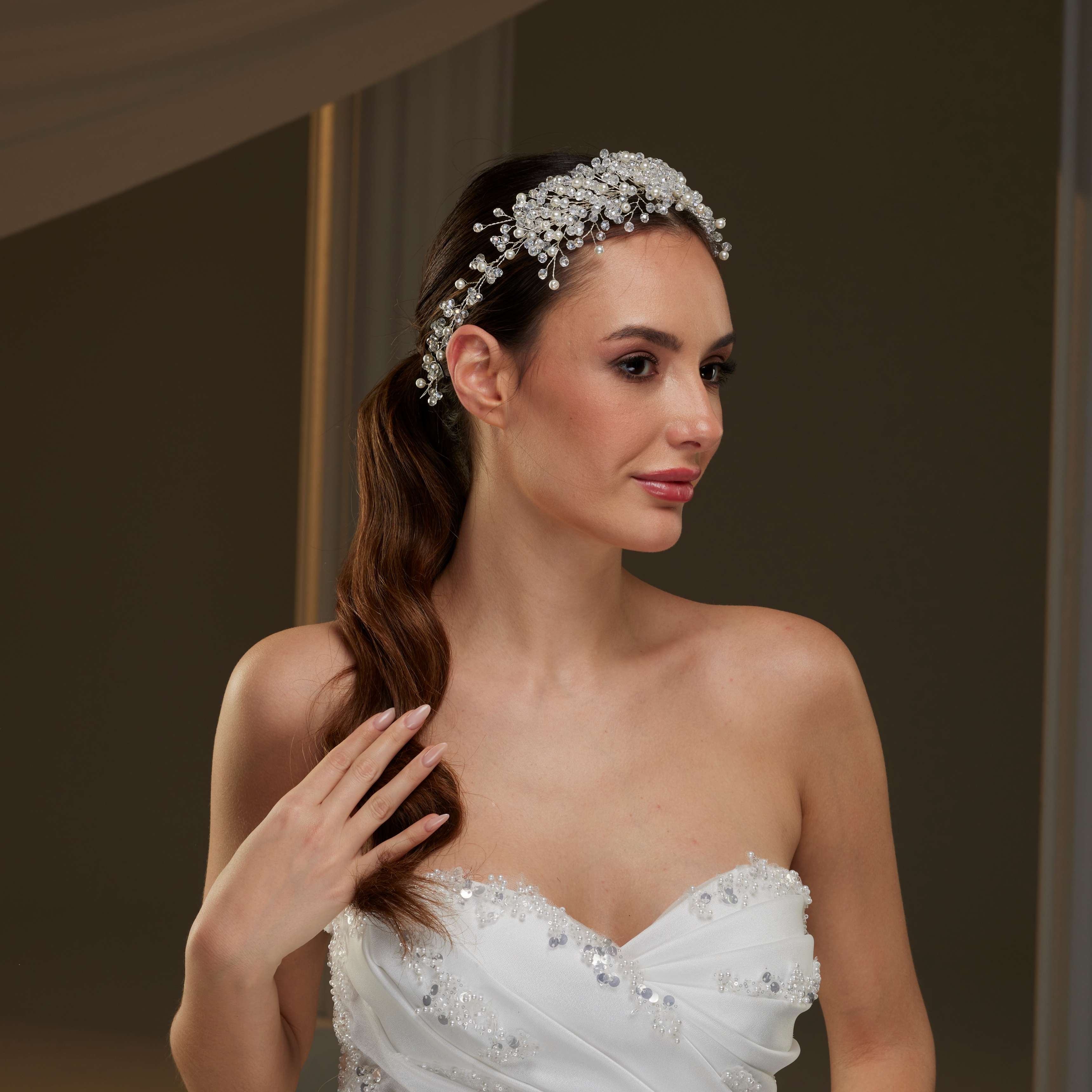 Elegant Bridal Hair Jewelry with Pearls