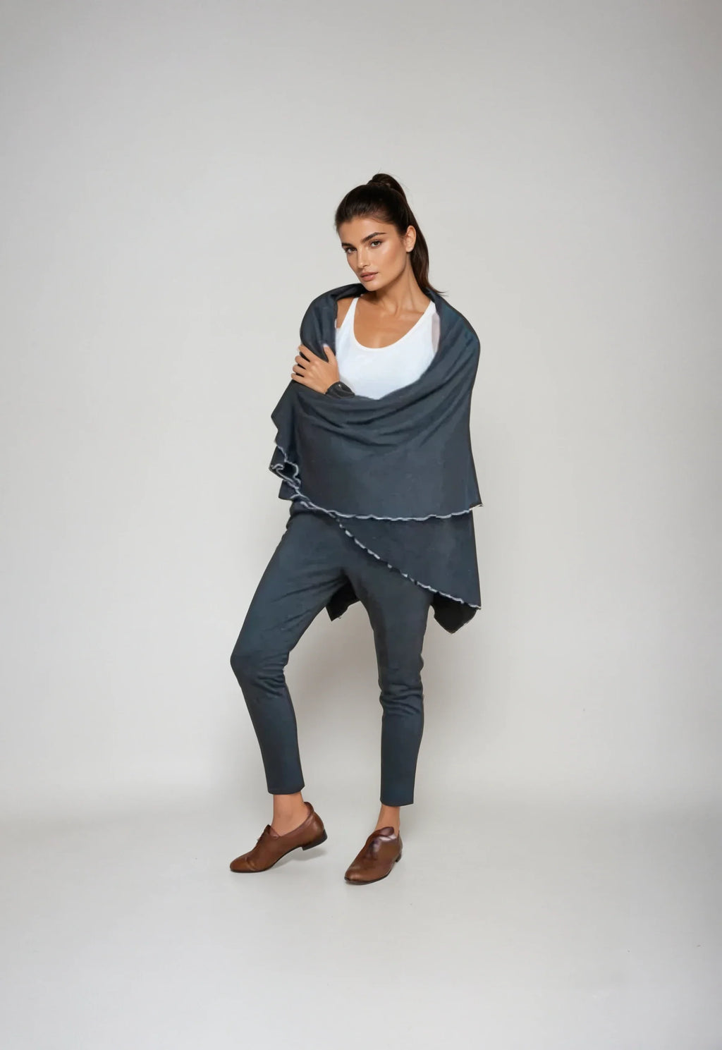 Buki Blanket - Charcoal Grey