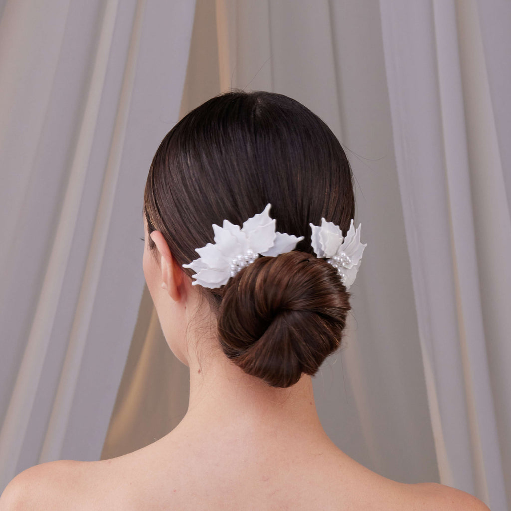 Two-Piece Resin Flower Wedding Hair Comb Set