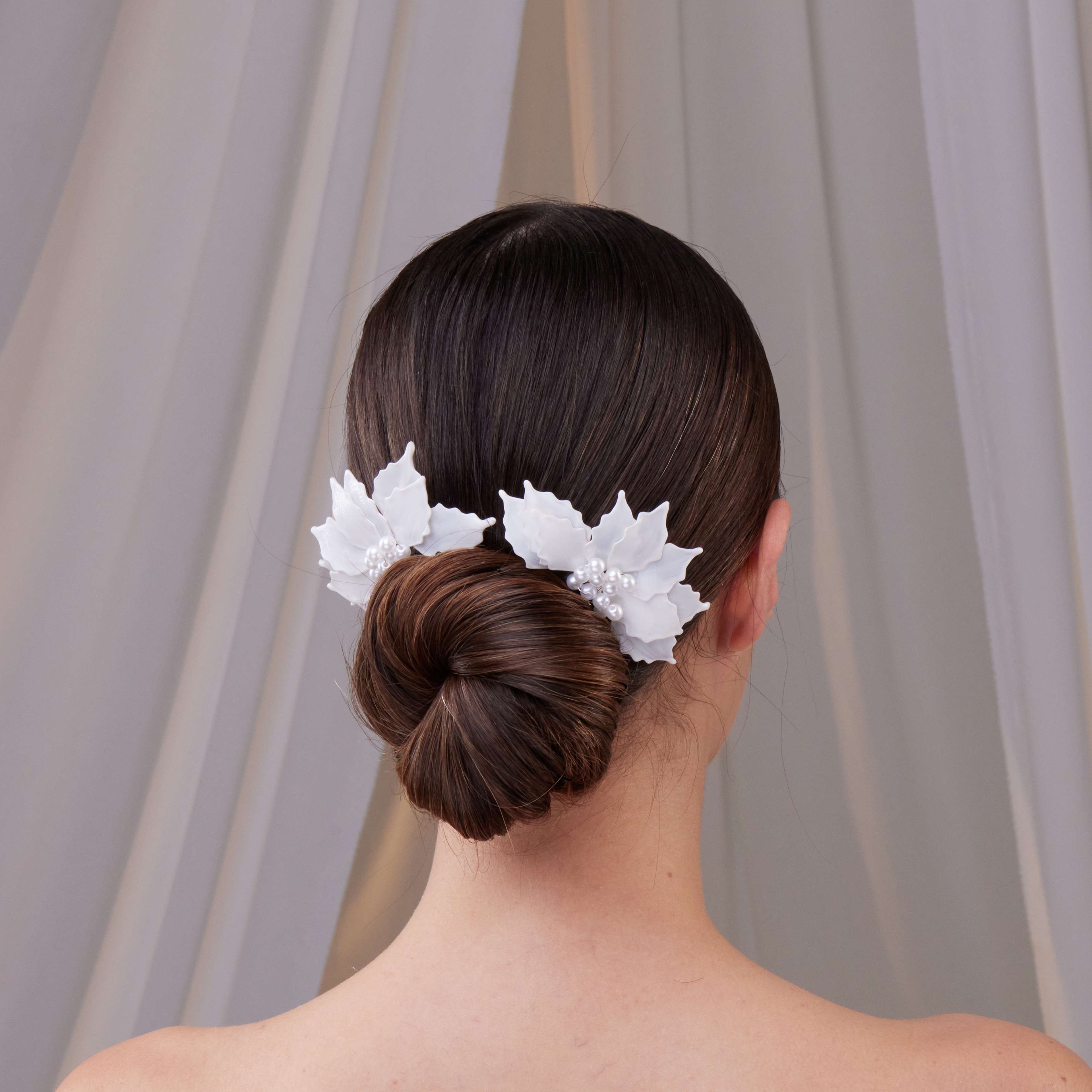 Two-Piece Resin Flower Wedding Hair Comb Set