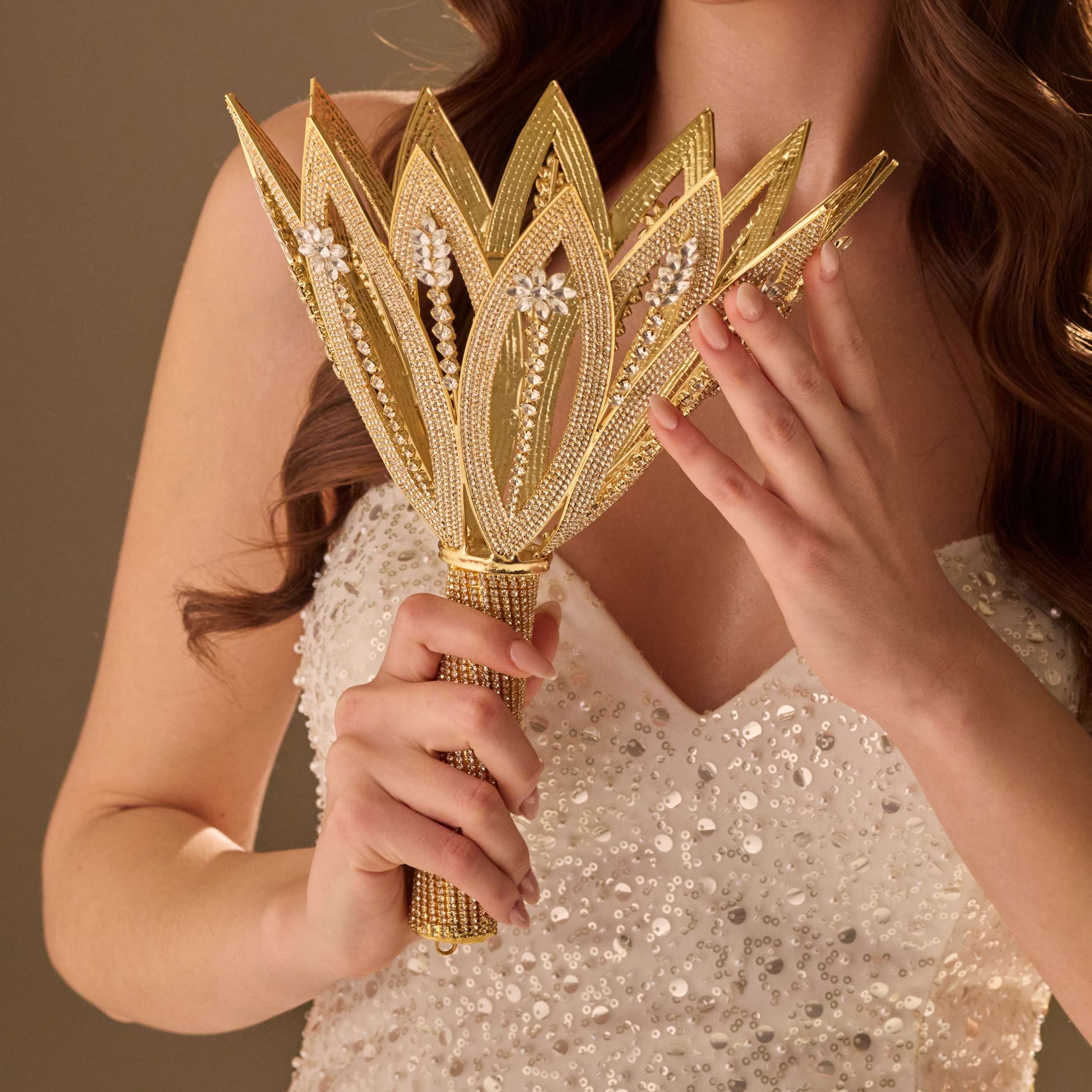 Luxury Gold  Quinceañera and  Wedding Bouquet Holder