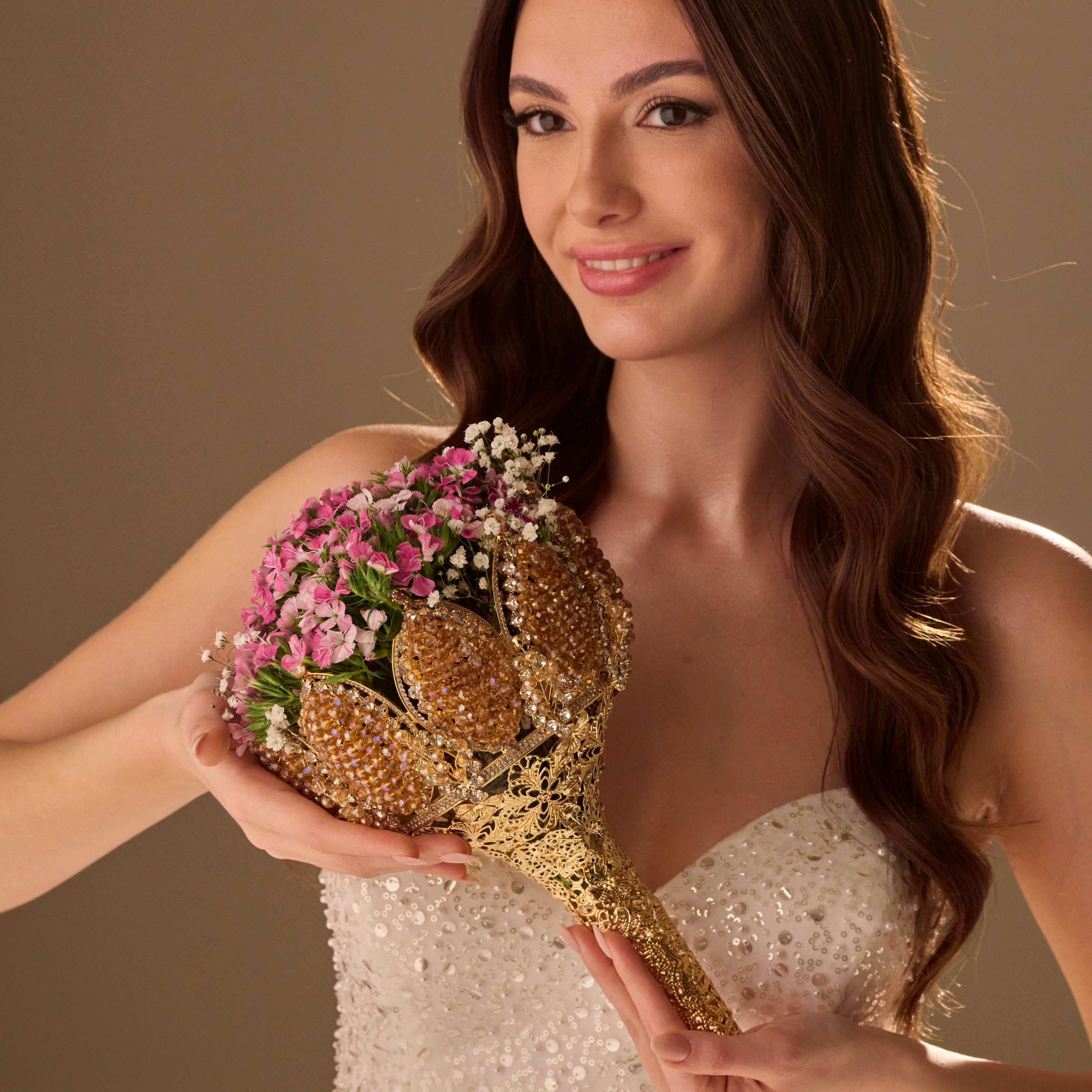 Gold Quinceañera & Wedding Bouquet Holder – Handcrafted with Gold Carved Flowers & Crystal Stones